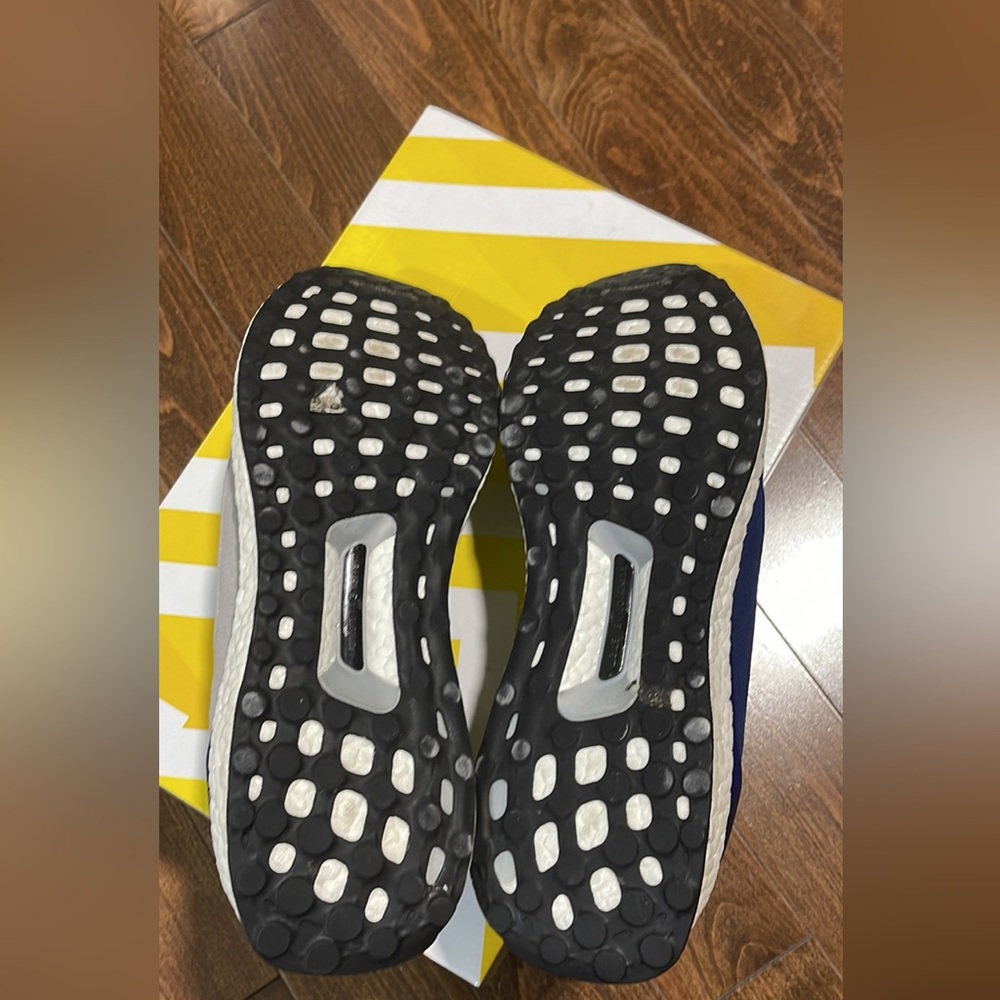 Adidas Ultra Boost Mid Contorsium - Picture 7 of 7